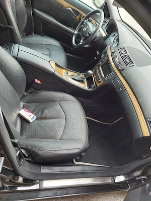 Mercedes E320 CDI V6 Avantgarde  Bild 7