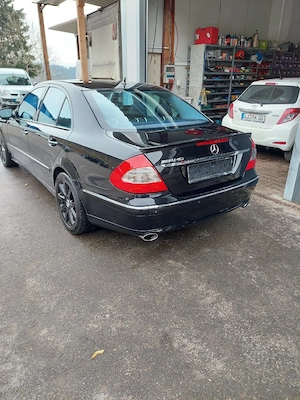 Mercedes E320 CDI V6 Avantgarde  Bild 9