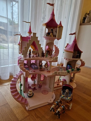 Playmobil Schloss Bild 2
