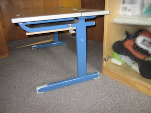 Schul-Schreibtisch Bild 3