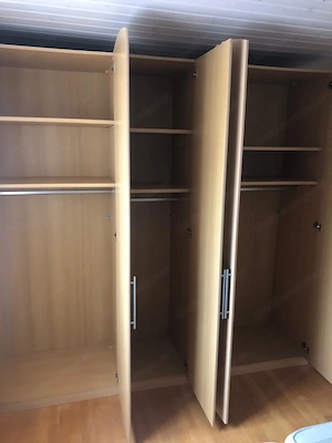 Kleiderschrank mit Spiegel Bild 3