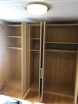 Kleiderschrank mit Spiegel Bild 4