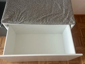  Bank mit Kasten Bild 2