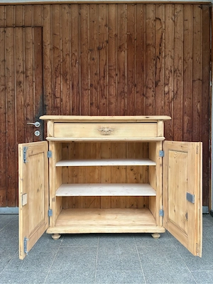 hergerichtete Kommode  Bild 4