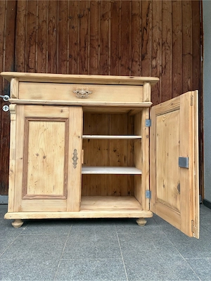 hergerichtete Kommode  Bild 2