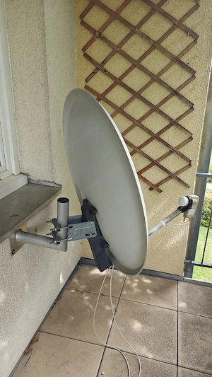 Satellitenschüssel Komplettset inkl. LNB-Kopf & Wandhalterung