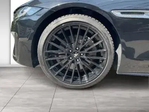 Jaguar XE R-Dynamic SE // Tempomat // Parkassistent Bild 6