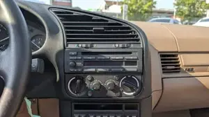 BMW 325 Bild 11