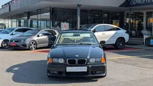 BMW 325 Bild 2