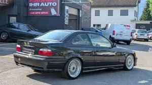 BMW 325 Bild 5