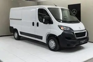Peugeot Boxer 330 2.2 BlueHDi L2H1 3,0t S (EU6d) SpurH Bild 2