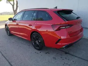 Skoda Octavia Combi 2.0 TSI 195 kW RS Kombi ABT 2.0TSI Pano Matrix ... Bild 2