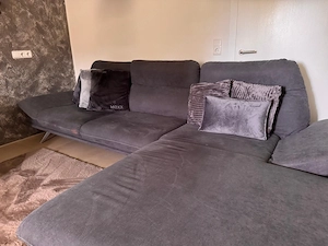 Sofa neuwertig mit Alcantara Stoff und verstellbaren Rückenlehnen Bild 4