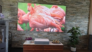 4K UST Laser Beamer + CLR-Leinwand Bild 2