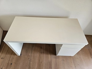Schöner weisser Schreibtisch kaum gebraucht Bild 3