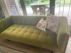 Stylisches Sofa Couch in außergewöhnlicher Farbe   2 m breit Bild 2