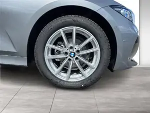 BMW 320xd er 320d xDrive Touring G21 B47 Head-Up Bild 6