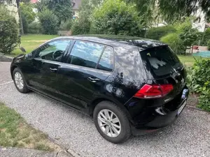 VW Golf 7 1.2l 5-türer schwarz Bild 3