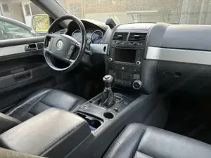 VW Touareg 2,5 TDI zu verkaufen Bild 3