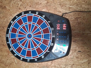 Elektrische Dartscheibe ohne Pfeile  guten zustand  bei intresse anfrage preis währ vehandlbar .