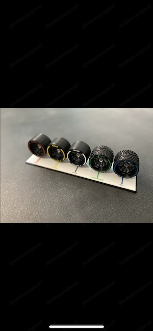 Pirelli Formel 1 Reifensatz Modell Bild 4