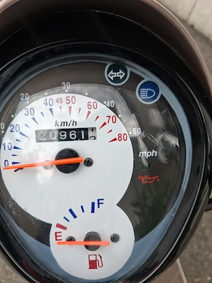 Sym Mio 50 Roller Moped Bild 5