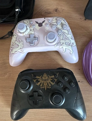 Nintendo Switch OLED Modell mit 2Pro ControllersSpielen & Zubehör Bild 4