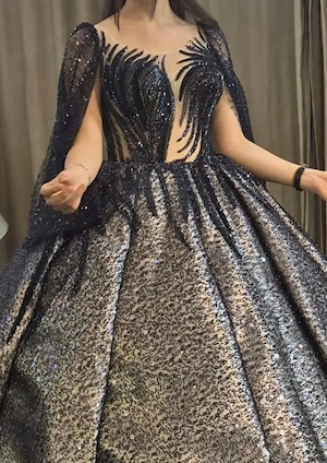 Eine sehr schönes Abendkleid  Verlobungskleid  Hennaabend Bild 2