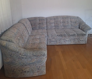 Guterhaltene Couch
