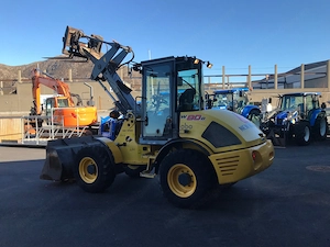 Schöner New Holland W80B Radlader Bild 9