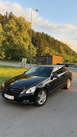 Mercedes-Benz E 220 CDI Automatik   gepflegter Zustand Bild 5