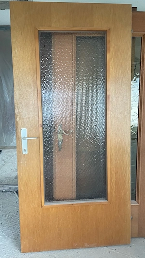 Verschiedene Holz Türen Bild 2