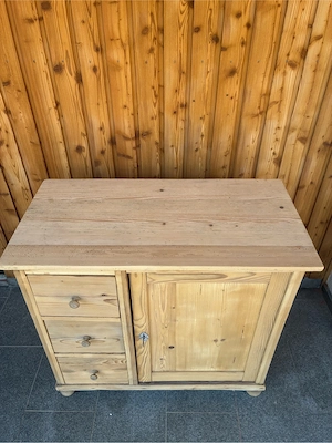 Hergerichtete Kommode Bild 3