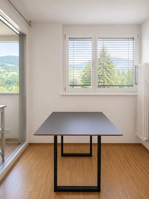 Designertisch zu verkaufen (bei Interesse Stühle gerne gratis dazu)  Bild 2