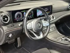 Mercedes-Benz E 300 Bild 12