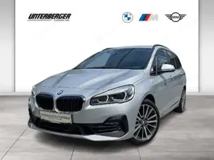 BMW 220d xDrive Sport Line // Anhängerkupplung // Driving Assi Plus // Rückfahrkamera