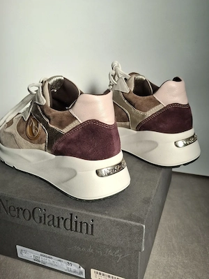 Sneaker nie getragen Bild 3