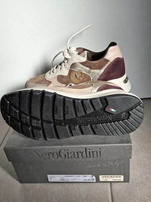 Sneaker nie getragen Bild 5