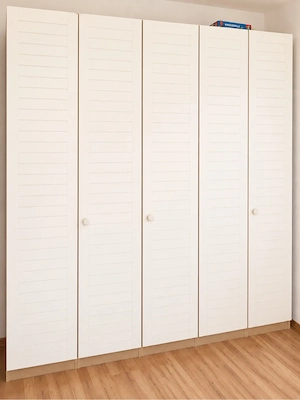 Letzte Chance: Kleiderschrank   Kleiderkasten in gutem Zustand