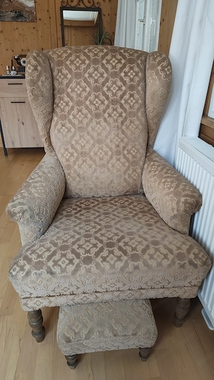 Ohrensessel mit Schemel Bild 2
