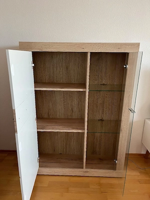 Vitrine mit Beleuchtung  Bild 3