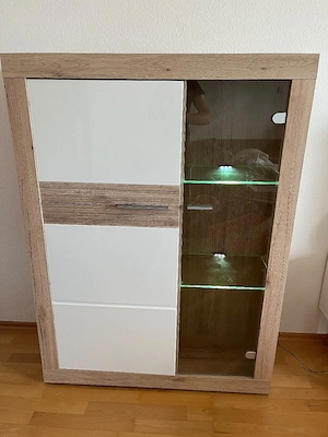 Vitrine mit Beleuchtung  Bild 2