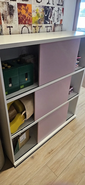 Kasten   Schrank  Bild 2