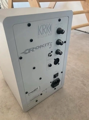 Rokit studio monitor pair. Bild 3