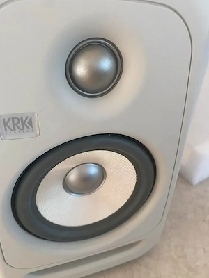Rokit studio monitor pair. Bild 4