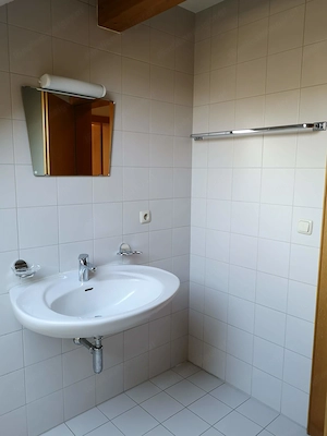 Zentrale 2-geschossige Wohnung zu vermieten Bild 3
