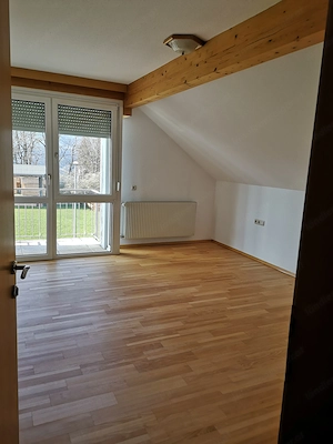 Zentrale 2-geschossige Wohnung zu vermieten Bild 4