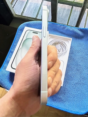 iPhone 15 neuwertig! Bild 8