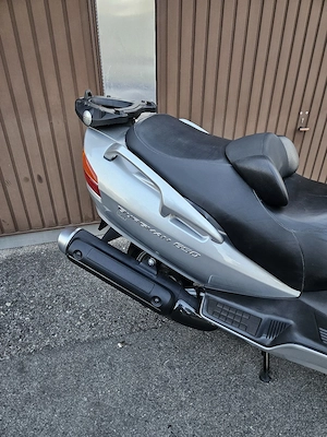 Suzuki Burgman 650 Bild 2