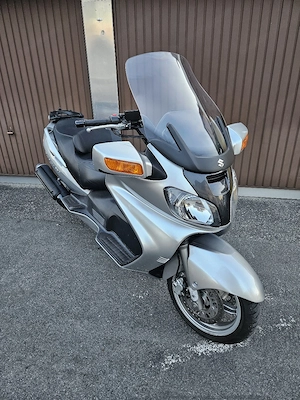 Suzuki Burgman 650